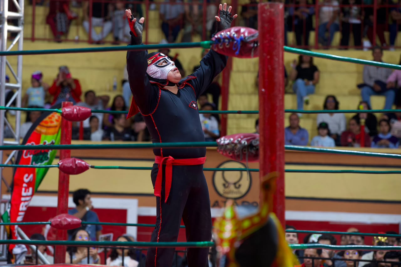 Máscaras, gritos y mucha emoción: Huamantla vivió una noche de lucha libre en La Taurina